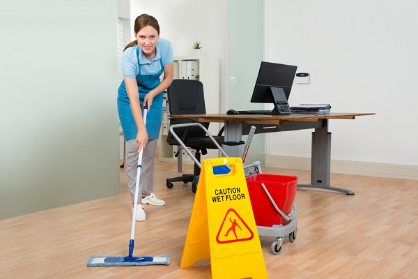 Gondoskodjon az állandó tisztaságról rendszeres irodatakarítással!