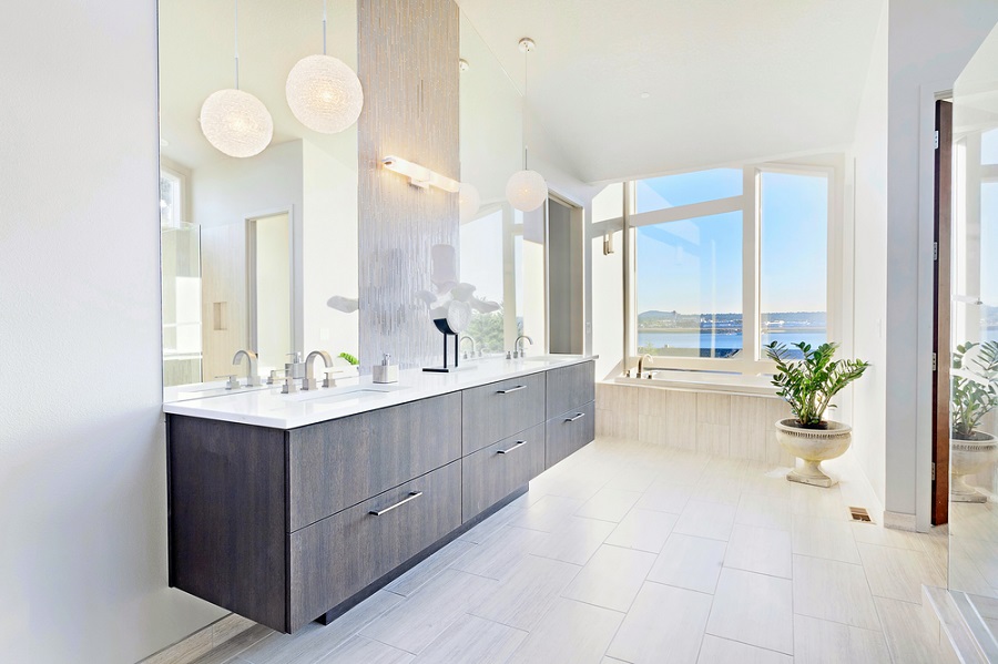 Rendezze be a helyiségét stílusos és praktikus fürdőszoba bútorokkal!