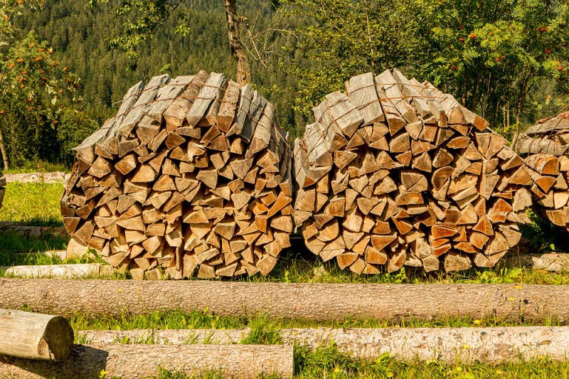 Méteres tűzifa vásárlás a kedvezőbb fűtési költségekhez