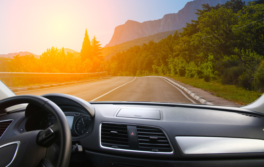 Háromszoros védelmi vonal – Miért kockázatos a repedt szélvédő?