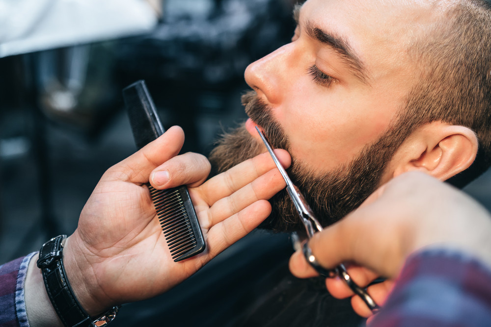 Olló, penge, karrier – Megéri ma Magyarországon barbernek tanulni?