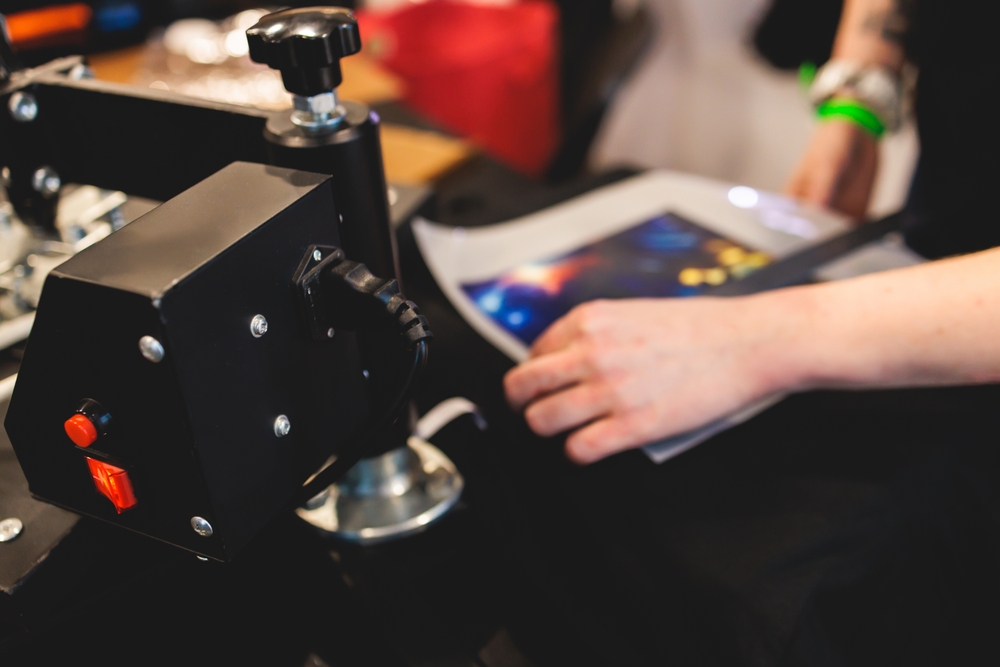Process,Of,Printing,Image,On,Clothes,,Heat,Press,Machine,Printing